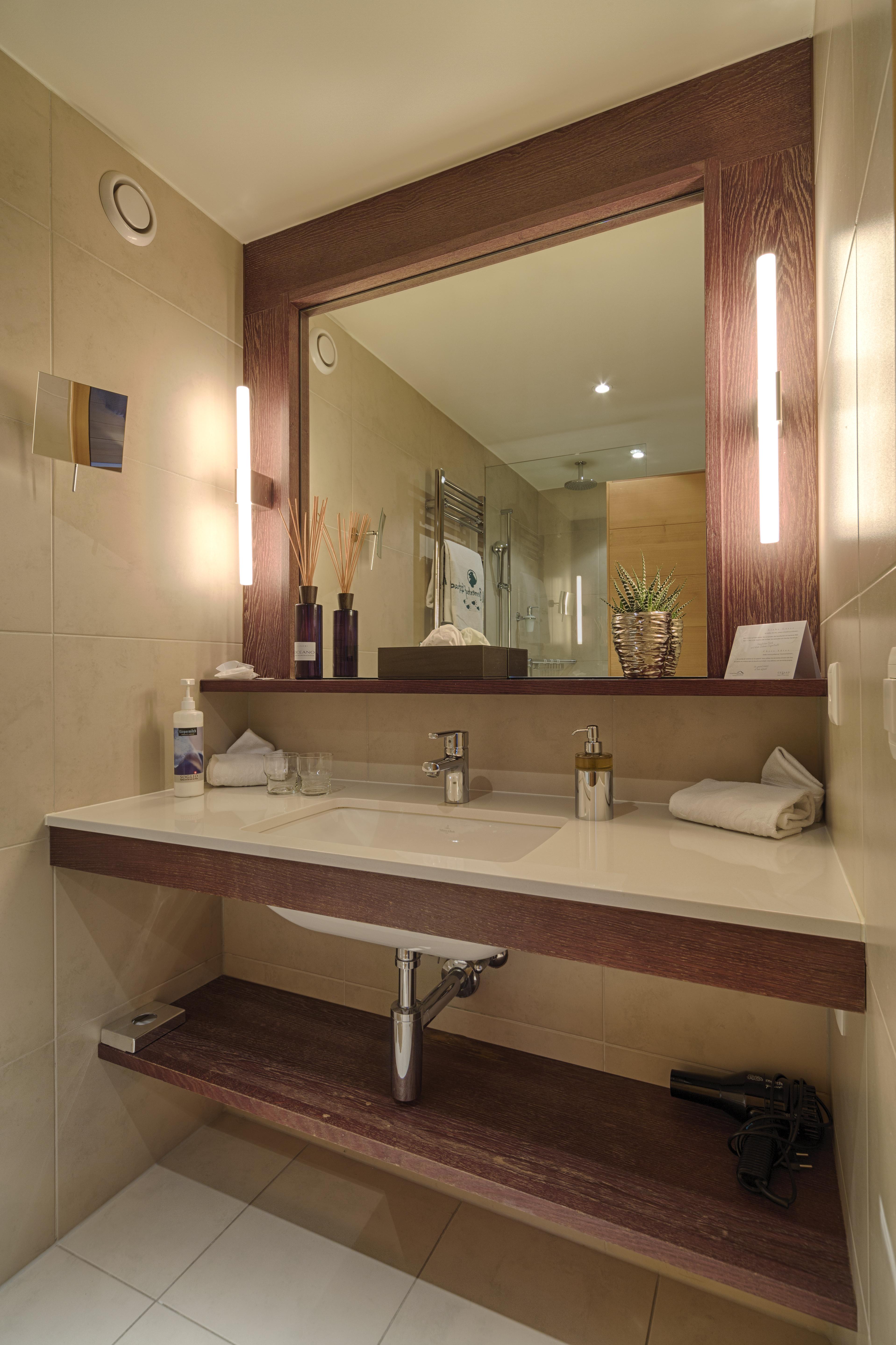 Bernerhof Swiss Quality Hotel גשטאט מראה חיצוני תמונה